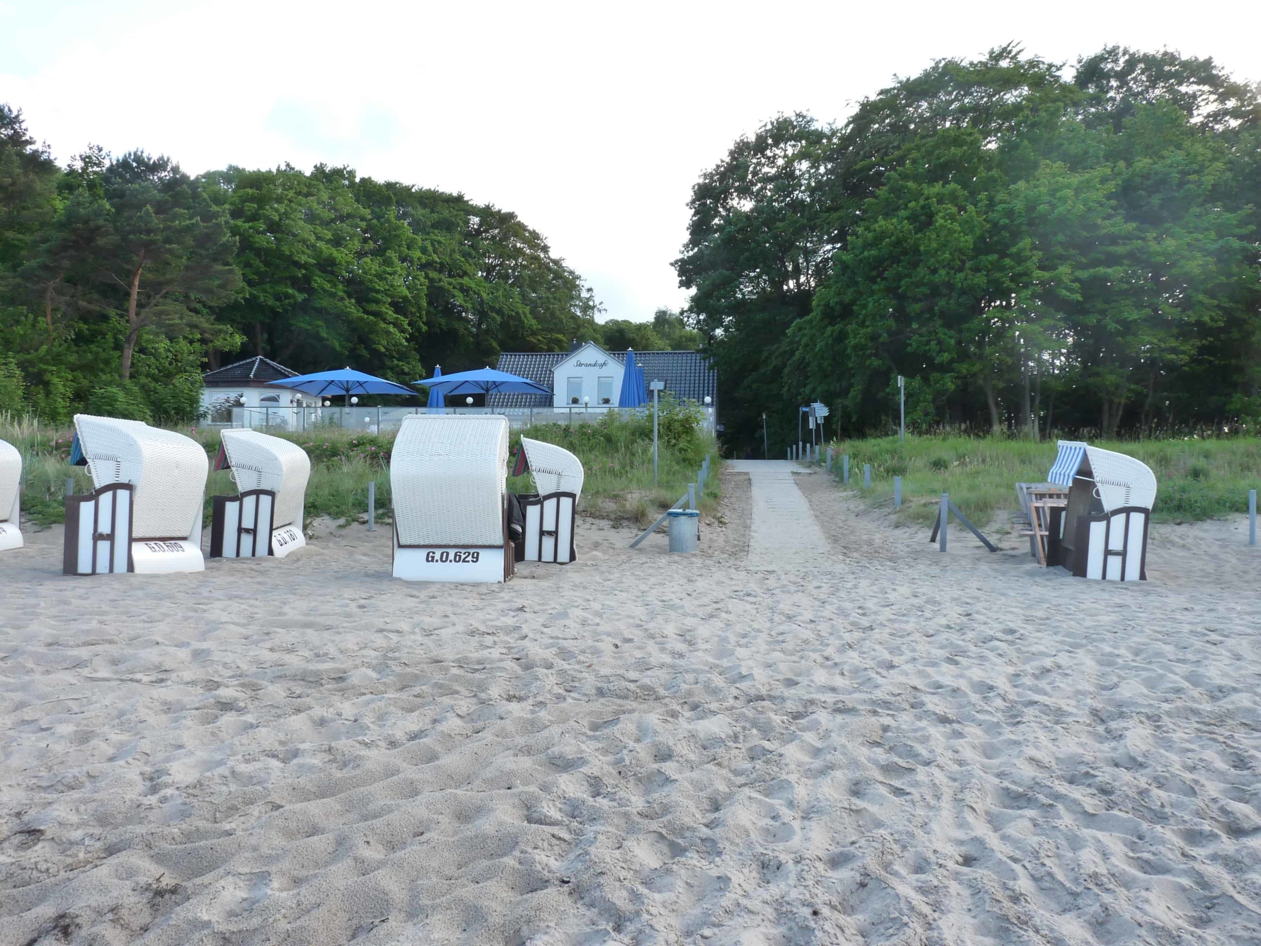 Ruegen strand fuer hunde scaled
